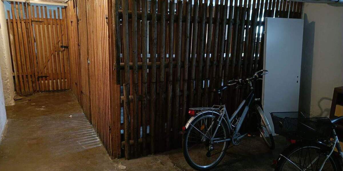 Etagenwohnung Augsburg Kriegshaber - 4 Zimmer, 101 m&sup2;, 275.000&euro; | Angebot:25898640