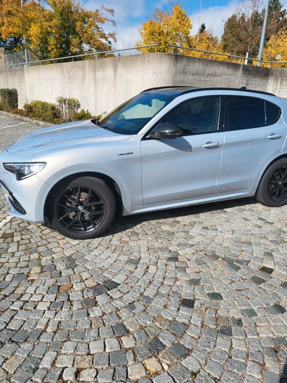 Alfa Romeo Stelvio 120.000 km 25.700 € Friedberg 86316