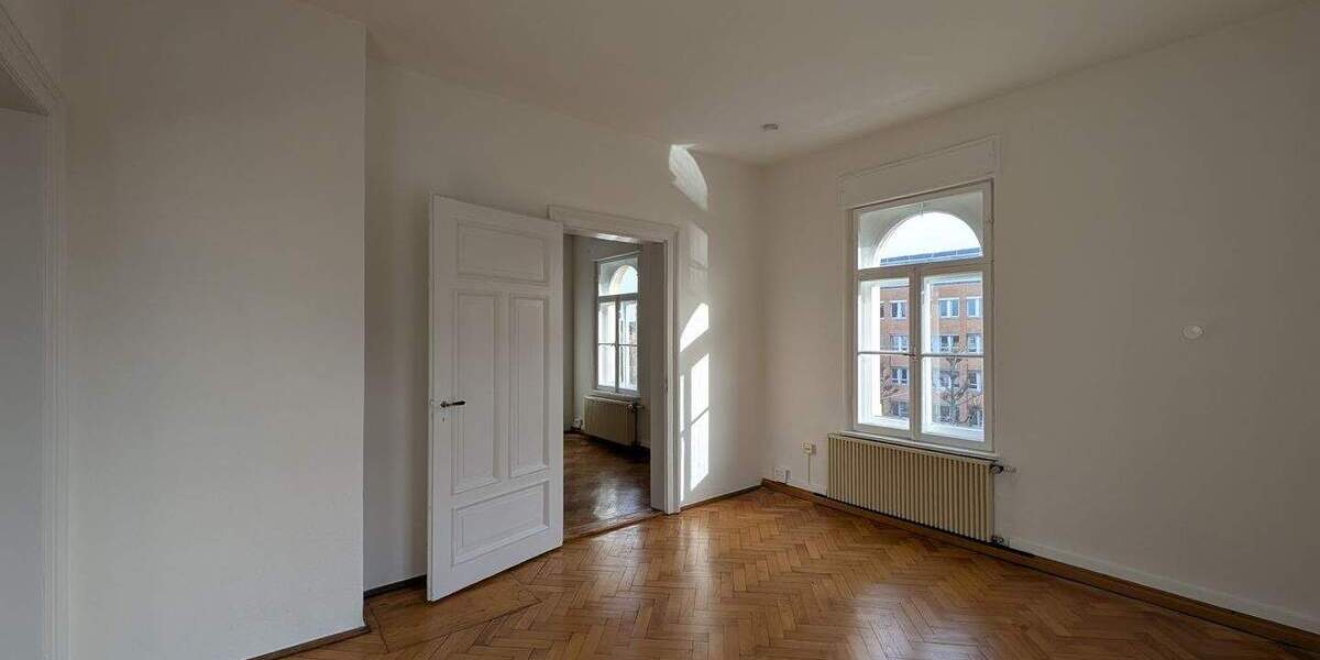 Eleganter Altbau-traum in zentraler Lage 4 zimmer