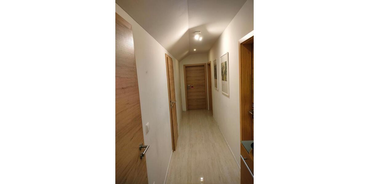 Dachgeschoßwohnung Augsburg Haunstetten-Siebenbrunn - 4 Zimmer, 130 m&sup2;, 1.600&euro; | Angebot:25218981