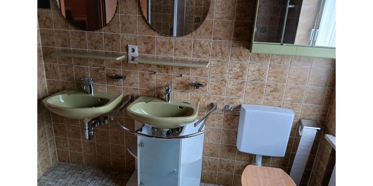 Doppelhaushälfte Aindling - 7 Zimmer, 167 m&sup2;, 1.600&euro; | Angebot:25204854