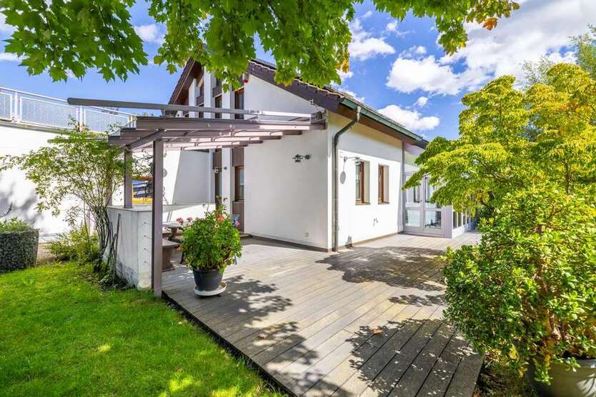 Haus zum Kaufen in Augsburg Bergheim 1.150.000 € 280 m²