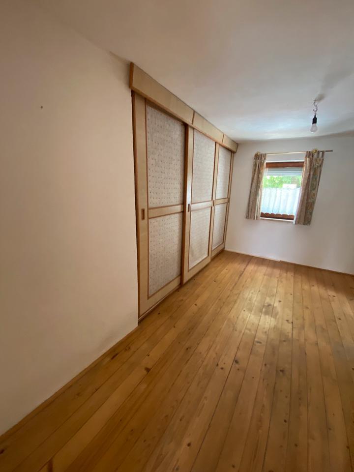 Haus mit 2,5 Zimmern, Wintergarten und Garten zu vermieten
