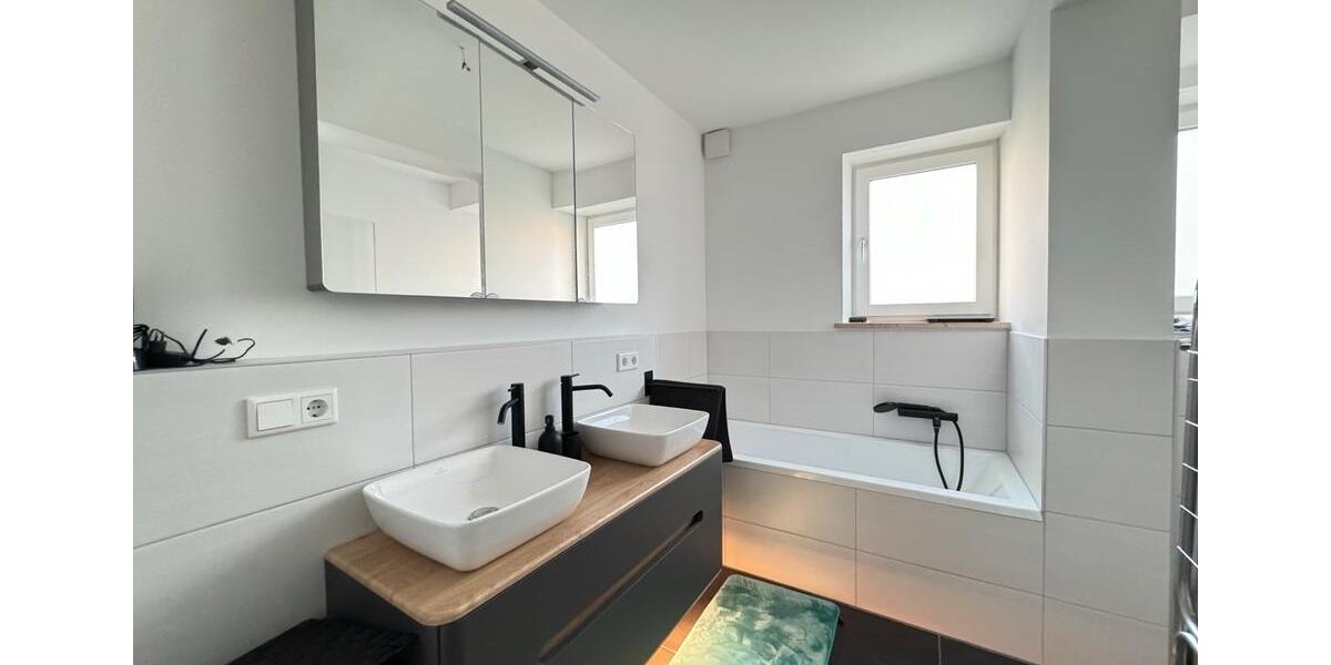 Etagenwohnung Neusäß - 3 Zimmer, 98 m&sup2;, 1.350&euro; | Angebot:25307787