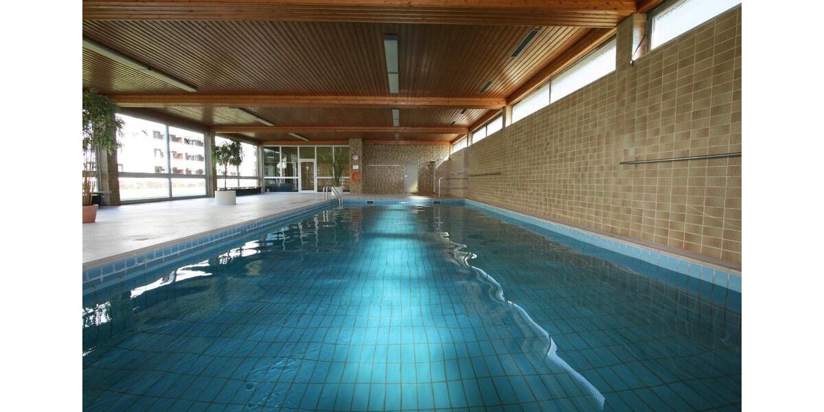 1ZKB, Schwimmbad, von Privat 1 zimmer