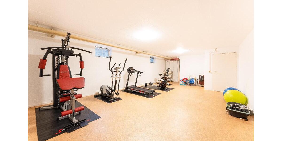 Großzügige Räume: Praxis, Büro, Laden oder für Tanz, Yoga, Sport zimmer