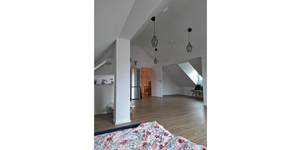 Dachgeschoßwohnung Augsburg Lechhausen - 3 Zimmer, 96 m&sup2;, 1.250&euro; | Angebot:26636175