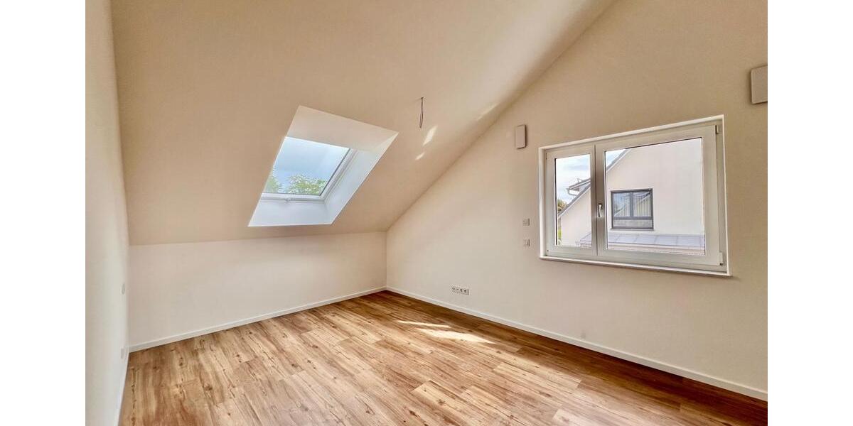Dachgeschoßwohnung Augsburg Bergheim - 2.5 Zimmer, 92 m&sup2;, 1.550&euro; | Angebot:26578892