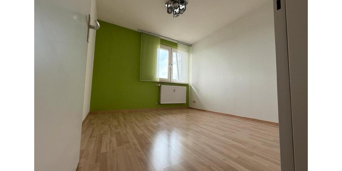 Dachgeschoßwohnung Augsburg Pfersee - 3 Zimmer, 78 m&sup2;, 1.300&euro; | Angebot:26640901