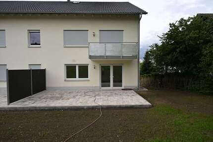Wohnung Emersacker - 2 Zimmer, 83 m&sup2;, 960&euro; | Angebot:26082575