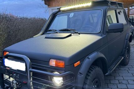 Lada Niva 50.000 km 10.299 &euro; Weil 86947