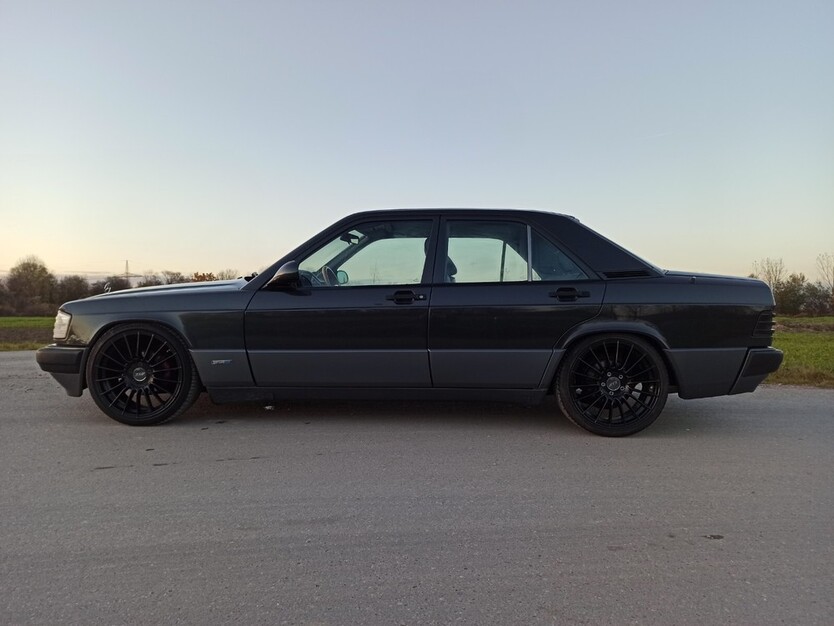 Mercedes-Benz 190 439.868 km 3.100 € Augsburg 86150