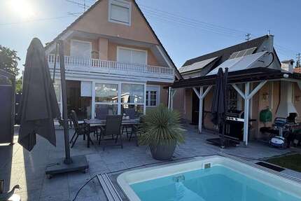 Haus zum Kaufen in Augsburg 1.390.000 € 250 m² 9 zimmer