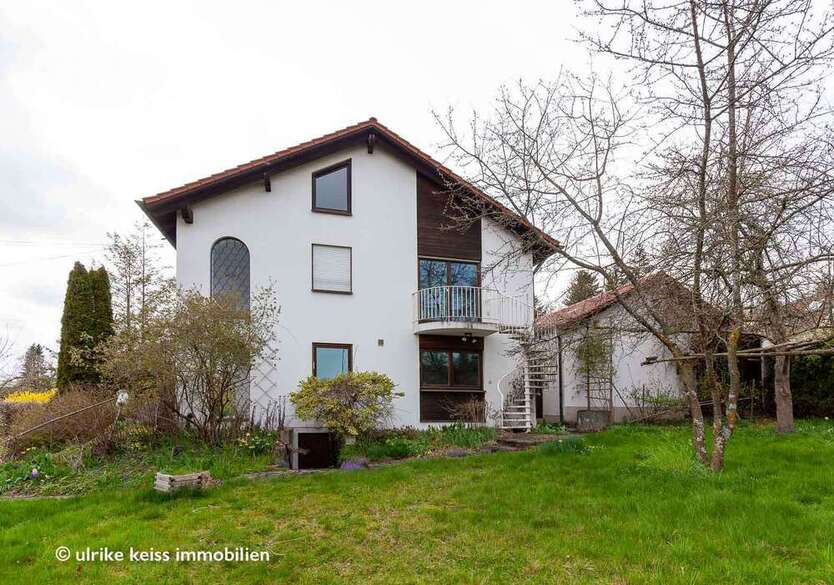 Haus zum Kaufen in Dinkelscherben 496.000 € 242 m²