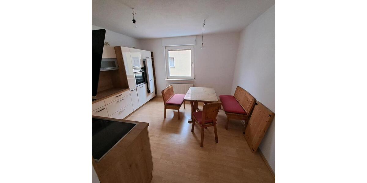 Etagenwohnung Augsburg Lechhausen - 4 Zimmer, 90 m&sup2;, 1.200&euro; | Angebot:26327181
