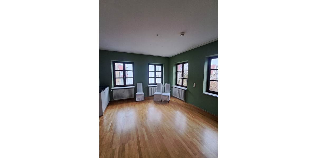 Haus im Haus! Große, denkmalgeschützte Altbauwohnung zum Selbstgestalten in der Augsburger Altstadt 7 zimmer