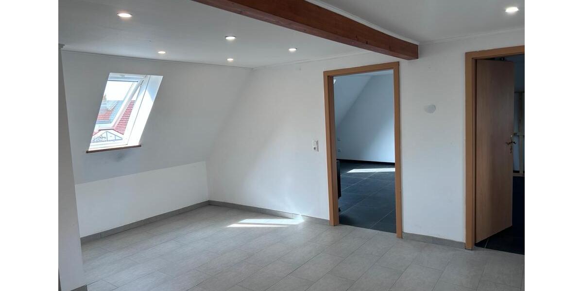 Dachgeschoßwohnung Meitingen - 3.5 Zimmer, 70 m&sup2;, 790&euro; | Angebot:25930175