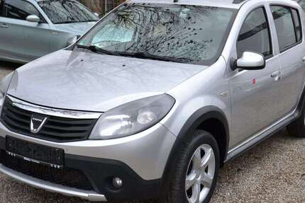 Dacia Sandero 218.000 km 2.400 € Augsburg 86169