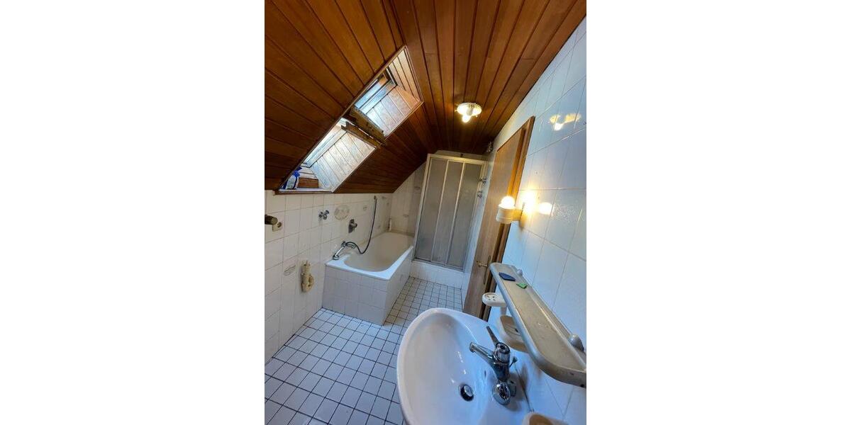 Dachgeschoßwohnung Affing - 2 Zimmer, 67 m&sup2;, 800&euro; | Angebot:26435534