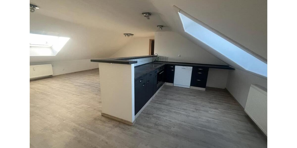 Dachgeschoßwohnung Untermeitingen - 3 Zimmer, 80 m&sup2;, 800&euro; | Angebot:26459645