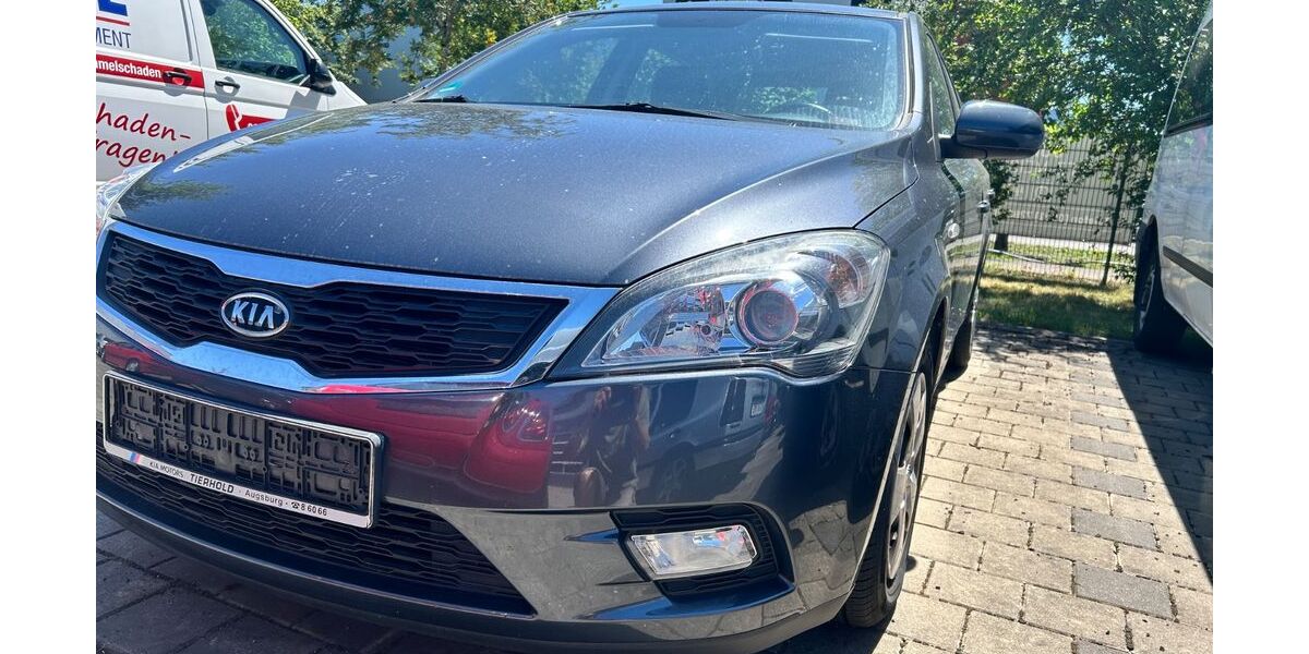 Kia ceed / Ceed 96.950 km 4.800 &euro; Augsburg 86167