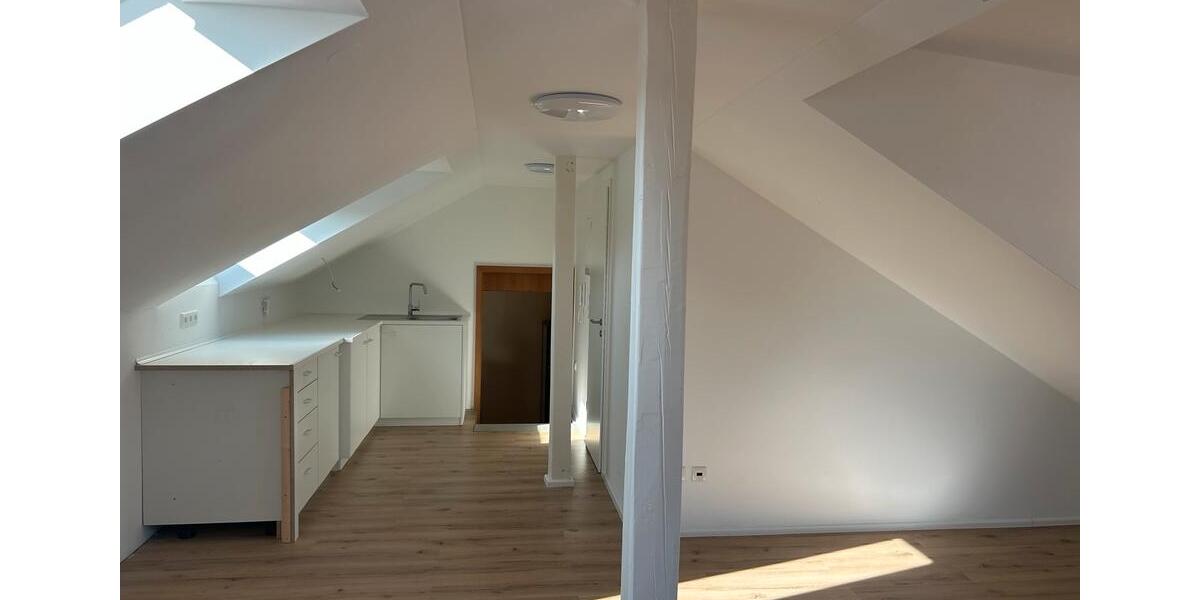 Dachgeschoßwohnung Egenhofen - 1 Zimmer, 26 m&sup2;, 500&euro; | Angebot:26045110