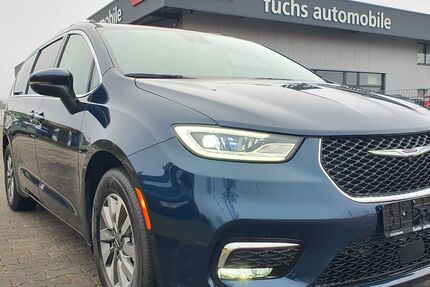 Chrysler Pacifica 2.322 km 53.990 € Augsburg 86165