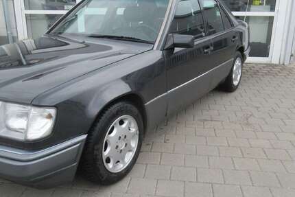 Mercedes-Benz 220 223.000 km 13.600 &euro; Thierhaupten-Neukirchen 86672