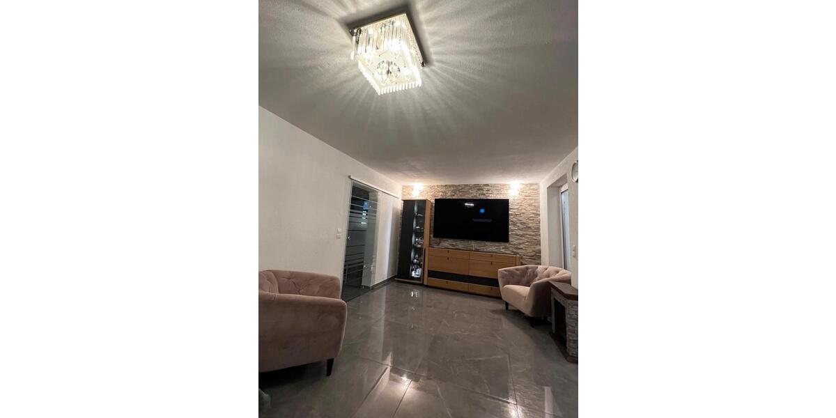 Charmantes Reiheneckhaus mit Wintergarten 4 zimmer