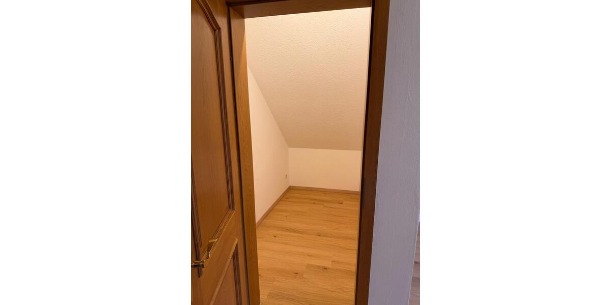Dachgeschoßwohnung Buttenwiesen - 3 Zimmer, 100 m&sup2;, 925&euro; | Angebot:25236552