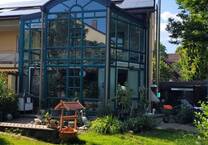 KNIPFER`S ImmobilieNSCHÄTZE - Reiheneckhaus mit Wintergarten und Garage in Bonstetten zum Kauf