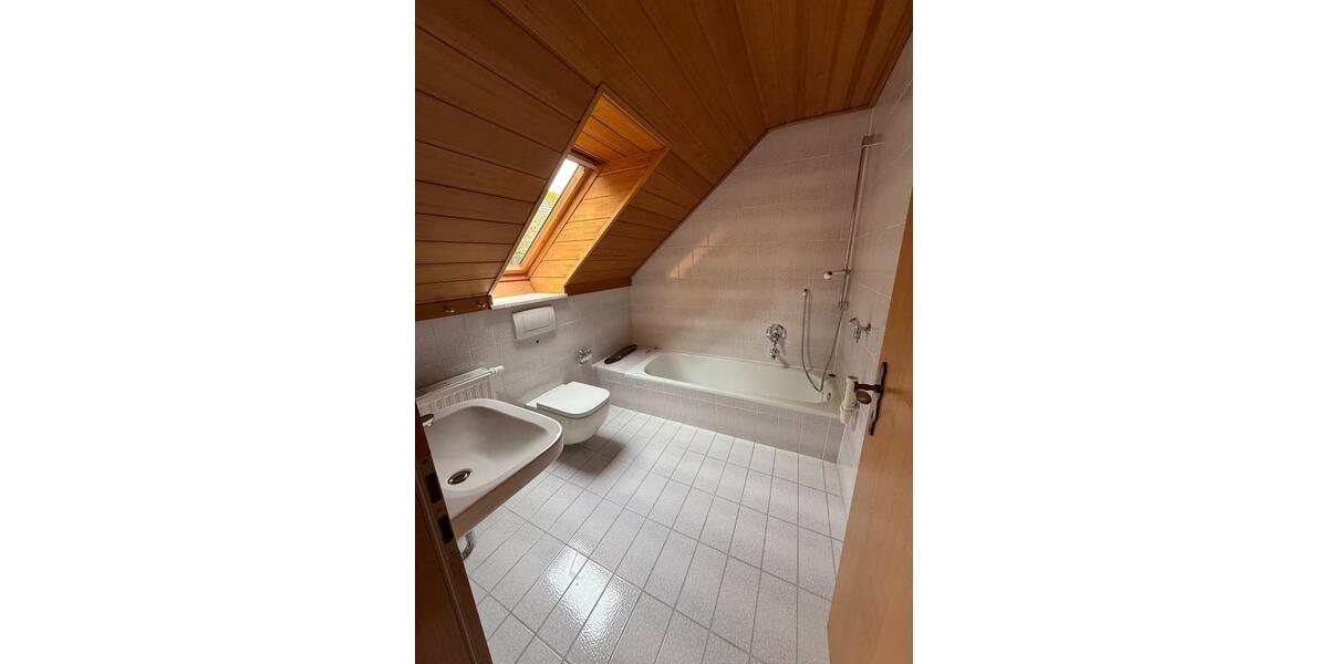 Dachgeschoßwohnung Neusäß - 1.5 Zimmer, 36 m&sup2;, 850&euro; | Angebot:25821308