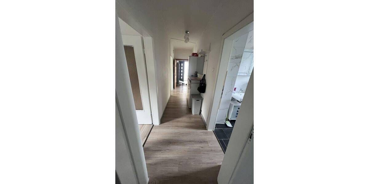 Freistehendes Zweifamilienhaus inkl. 2 Einzelgaragen in Augsburg-Bärenkeller 8 zimmer