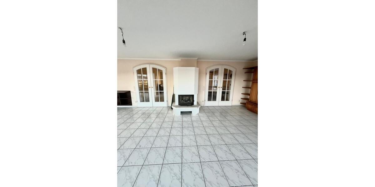 Einfamilienhaus Wertingen - 7 Zimmer, 200 m&sup2;, 1.800&euro; | Angebot:25872936