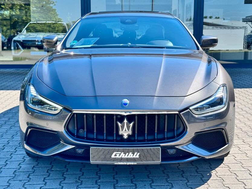 Maserati Ghibli 43.900 km 48.900 € Königsbrunn 86343