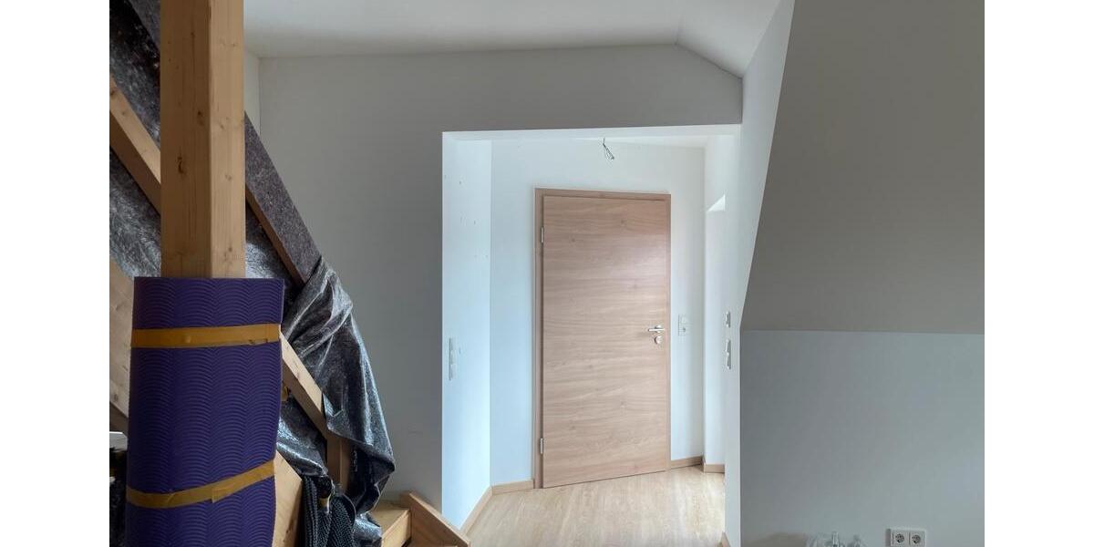 Dachgeschoßwohnung Altenmünster - 4 Zimmer, 95 m&sup2;, 1.150&euro; | Angebot:26473023