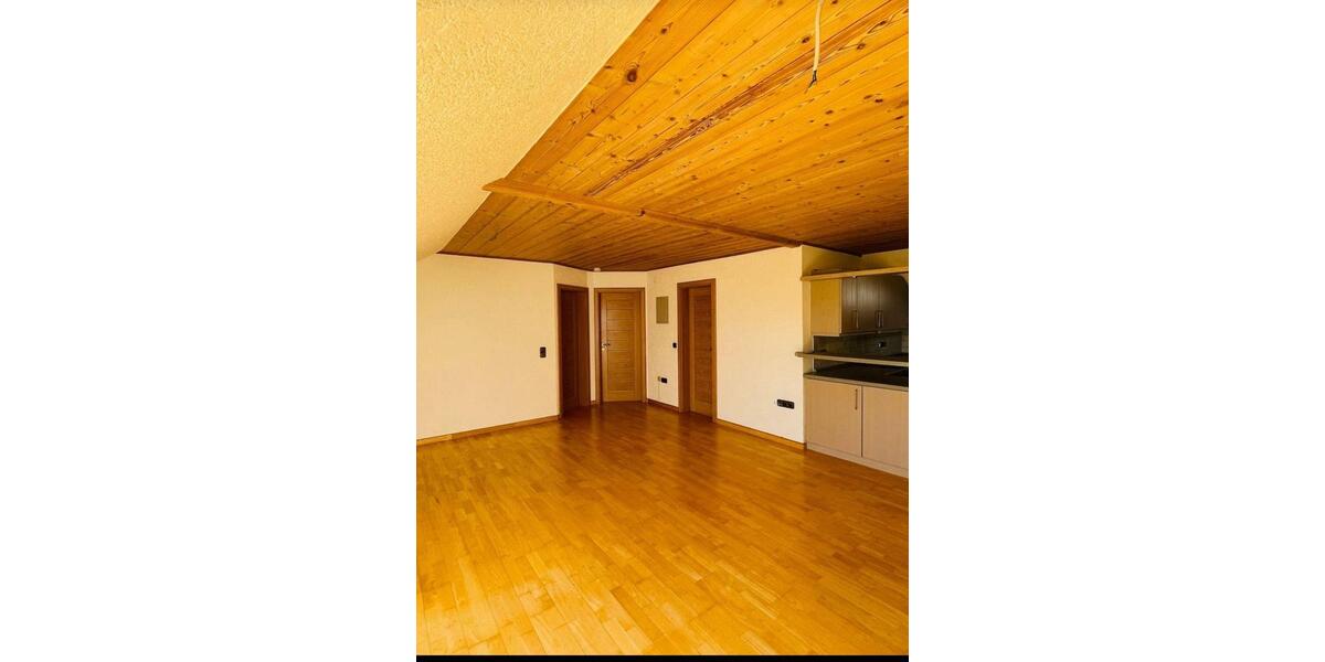 Dachgeschoßwohnung Gersthofen - 5 Zimmer, 111 m&sup2;, 970&euro; | Angebot:26701513