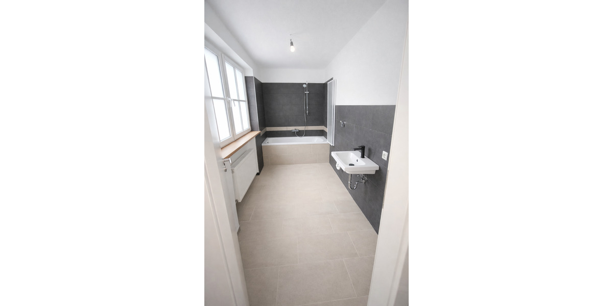 Etagenwohnung Pöttmes - 3.5 Zimmer, 93 m&sup2;, 1.000&euro; | Angebot:25046003