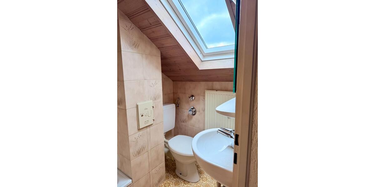 Dachgeschoßwohnung Königsbrunn - 2.5 Zimmer, 55 m&sup2;, 500&euro; | Angebot:26038519