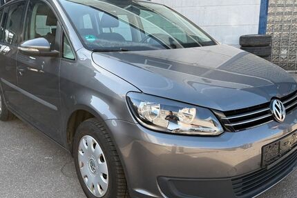 VW Touran 273.000 km 4.699 &euro; Augsburg 86165