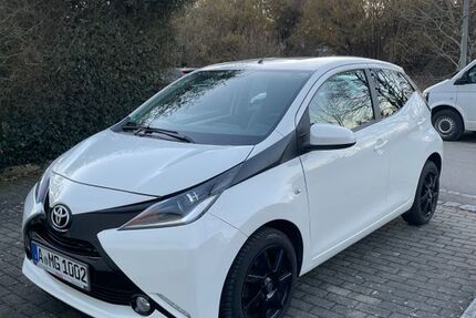 Toyota Aygo (X) 71.000 km 9.690 &euro; Stadtbergen 86391