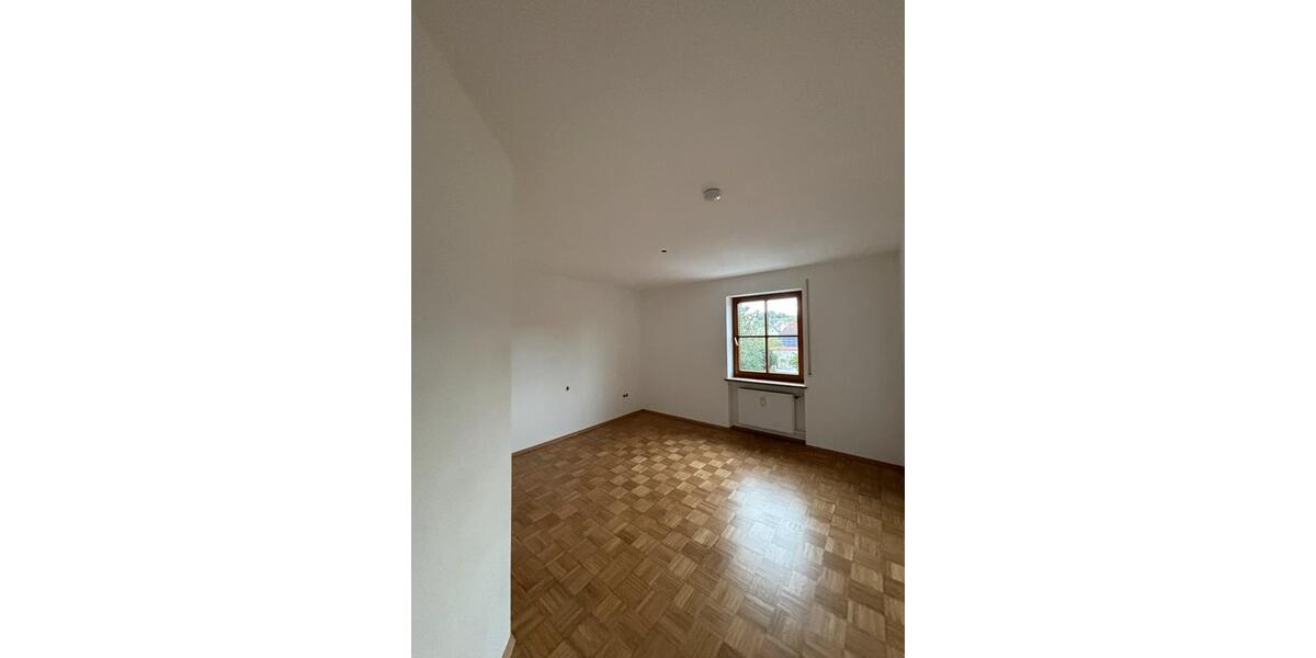 Etagenwohnung Thierhaupten - 3 Zimmer, 86 m&sup2;, 1.310&euro; | Angebot:26271372