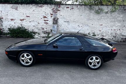 Porsche 928