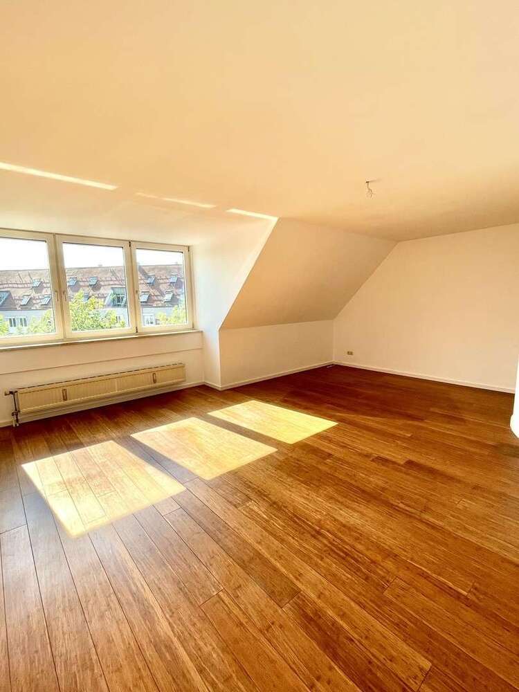 Wohnung zum Mieten in Augsburg 1.210 € 94 m²