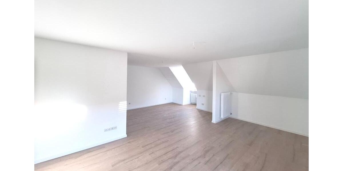 Etagenwohnung Neusäß - 3.5 Zimmer, 120 m&sup2;, 1.390&euro; | Angebot:25150970