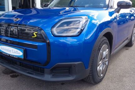 Mini Countryman SE (Cooper) 24.800 km 36.399 &euro; Augsburg 86179
