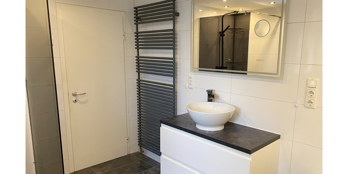 Großes 2-FH in A-Bärenkeller mit großzügigem Grundstück u. 3 Garagen zur Vermietung oder Selbstbezug - Zweifamilienhaus Augsburg / Bärenkeller Bärenkeller | Angebot:25867981