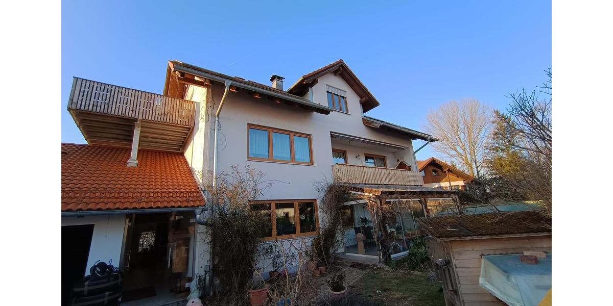 Dachgeschoßwohnung Geltendorf - 3 Zimmer, 83 m&sup2;, 1.120&euro; | Angebot:25162744