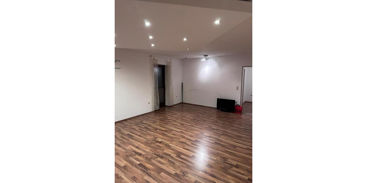 Hochparterre Augsburg Haunstetten-Siebenbrunn - 4 Zimmer, 113 m&sup2;, 395.000&euro; | Angebot:24766327