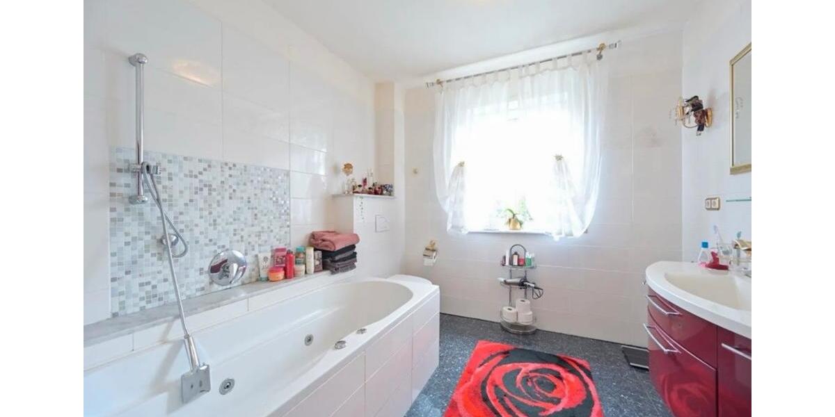 Mehrfamilienhaus, Wohnhaus Baar (Schwaben) - 6 Zimmer, 168 m&sup2;, 435.000&euro; | Angebot:27069369